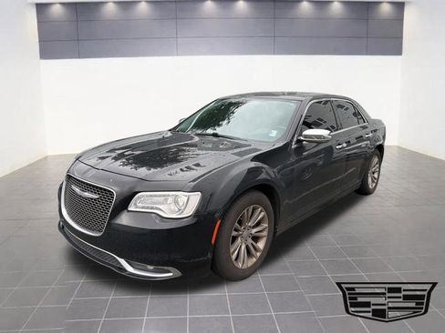 Used 2016 Chrysler 300 C image 1