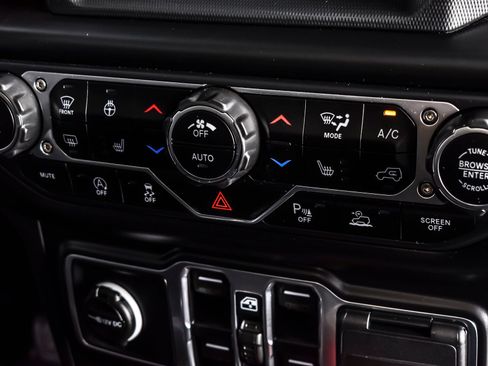 Used 2021 Jeep Gladiator Rubicon AWD/4WD image 26