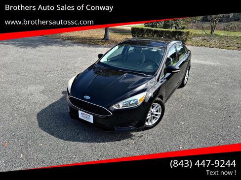 Used 2016 Ford Focus SE image 1