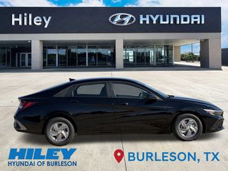 Used 2026 Hyundai Elantra SE video 3