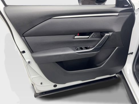 Used 2024 MAZDA CX-50 AWD 2.5 S w/ Premium Package image 32