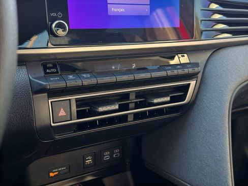 Used 2025 Toyota Camry LE w/ Convenience Package image 24