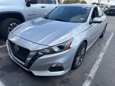 Used 2020 Nissan Altima 2.5 S image 2