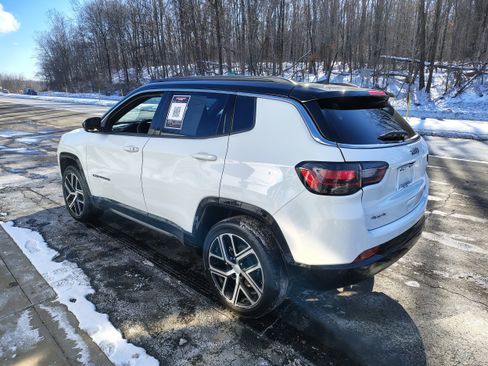 Used 2024 Jeep Compass Limited w/ Elite Group image 7