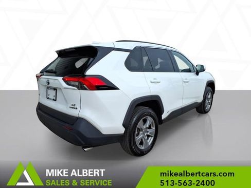 Used 2022 Toyota RAV4 LE image 7