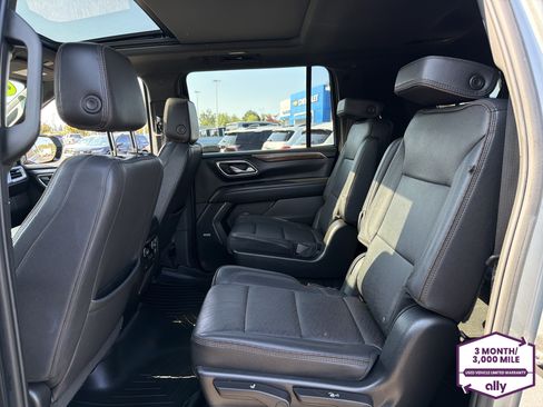 Used 2023 Chevrolet Suburban High Country AWD/4WD image 11