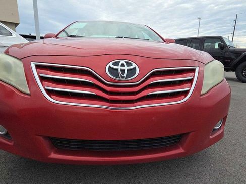 Used 2011 Toyota Camry LE image 3