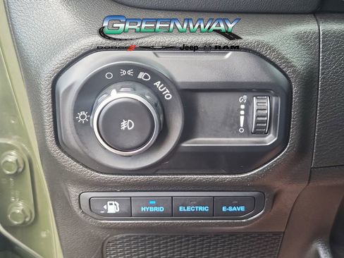 Used 2023 Jeep Wrangler Unlimited Sahara image 24