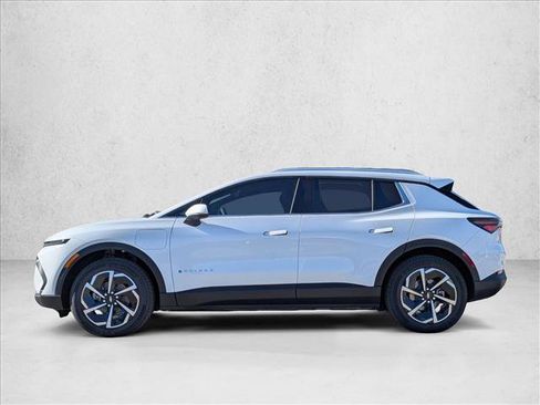 New 2026 Chevrolet Equinox EV LT image 8