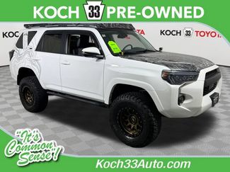 Used 2022 Toyota 4Runner SR5 Premium w/ Moonroof Package AWD/4WD video 1