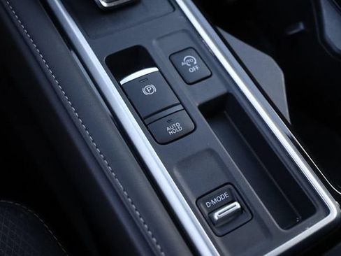 Certified 2025 Nissan Pathfinder SV FWD image 21