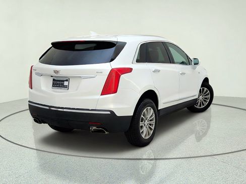 Used 2017 Cadillac XT5 Luxury w/ Driver Awareness Package FWD image 9