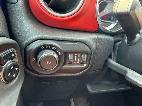 Used 2020 Jeep Wrangler Unlimited Rubicon AWD/4WD image 21