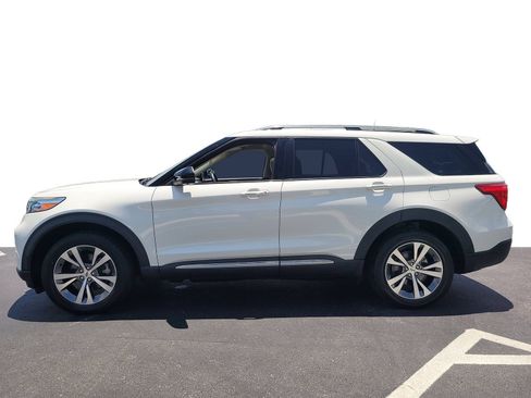 Used 2020 Ford Explorer Platinum w/ Premium Technology Package AWD/4WD image 5