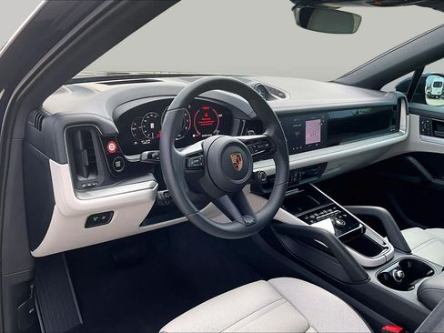 Used 2026 Porsche Cayenne Coupe AWD/4WD image 16