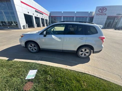 Used 2015 Subaru Forester 2.5i Limited AWD/4WD image 7