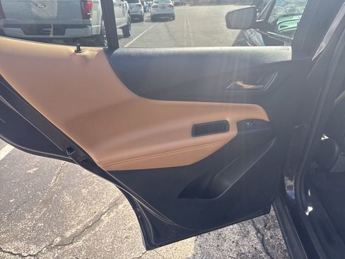 Used 2020 Chevrolet Equinox Premier image 38