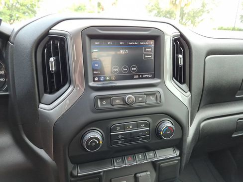Used 2020 Chevrolet Silverado 1500 Custom w/ Custom Value Package RWD image 16
