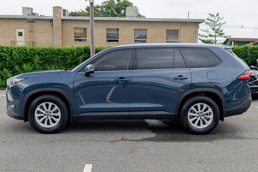 Used 2024 Toyota Grand Highlander AWD image 4