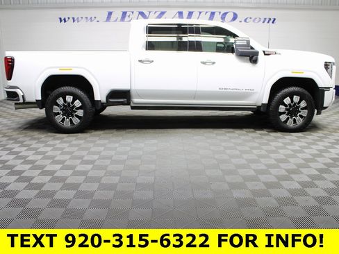 Used 2025 GMC Sierra 2500 Denali image 2