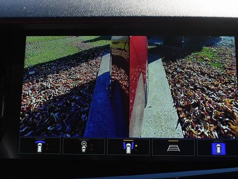 Used 2023 Buick Envision Avenir image 52