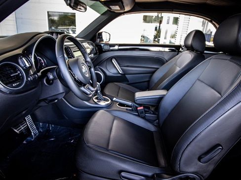 Used 2014 Volkswagen Beetle R-Line image 26