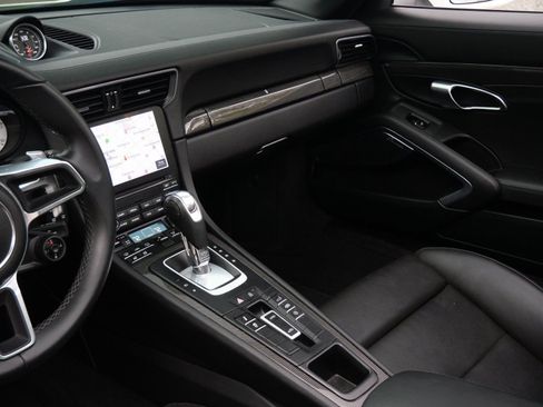 Used 2019 Porsche 911 Targa 4S image 15