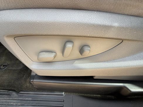 Used 2014 GMC Sierra 1500 SLE w/ SLE Value Package image 6