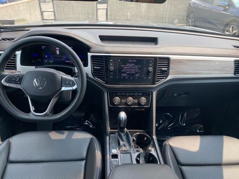 Used 2022 Volkswagen Atlas Cross Sport SE FWD image 10