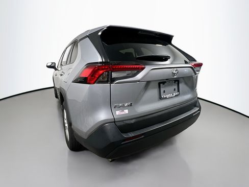Used 2021 Toyota RAV4 XLE w/ Convenience Package FWD image 8