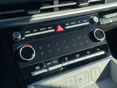 New 2025 Hyundai Santa Fe Limited FWD image 17