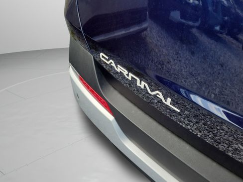 New 2026 Kia Carnival EX FWD image 32