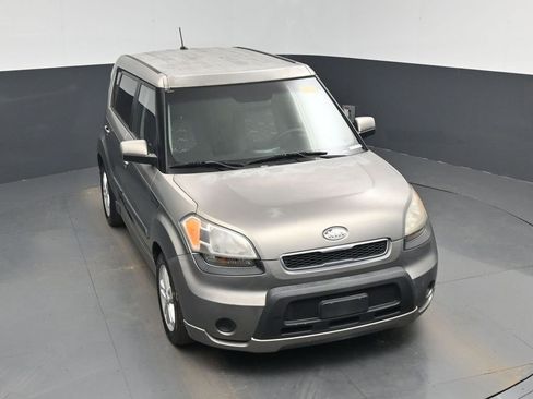 Used 2011 Kia Soul + image 26