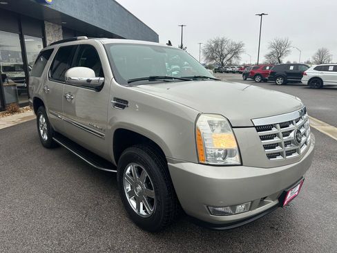 Used 2007 Cadillac Escalade 2WD w/ Information Package image 9
