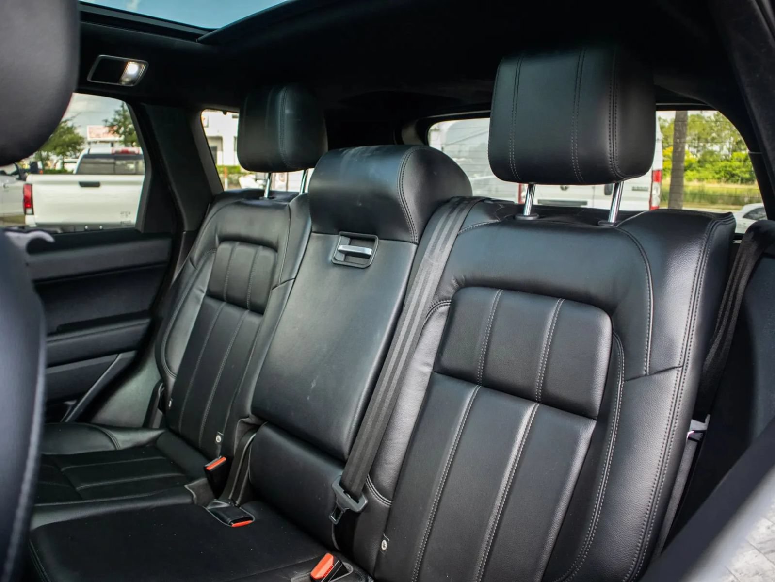 Used 2020 Land Rover Range Rover Sport SE AWD/4WD image 29