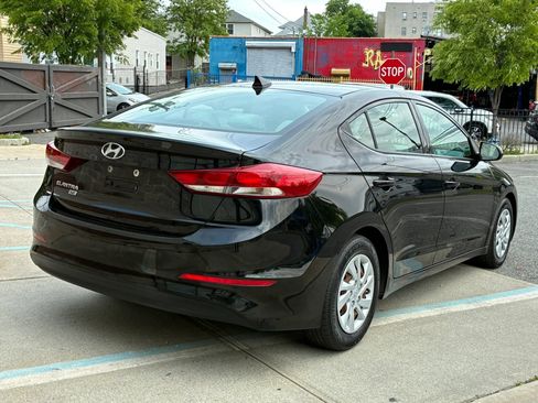 Used 2017 Hyundai Elantra SE w/ Cargo Package FWD image 8