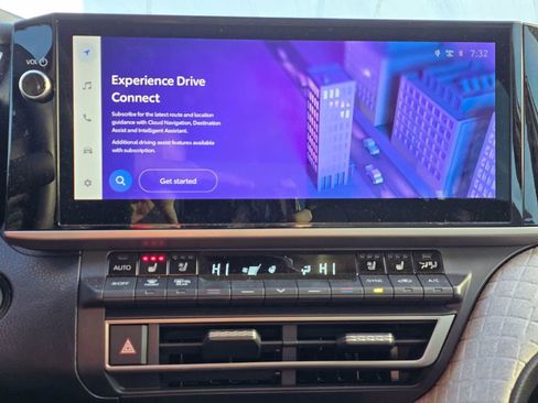 Used 2025 Toyota Camry XLE w/ Premium Plus Package image 16