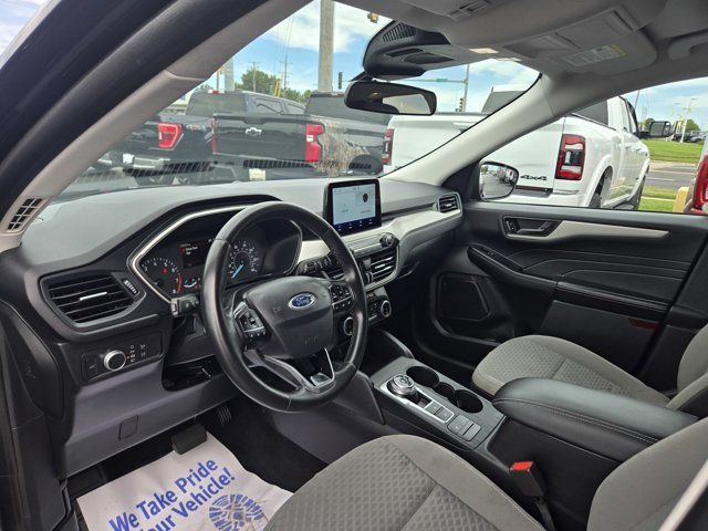 Used 2022 Ford Escape SE w/ SE Sport Appearance Package AWD/4WD image 2