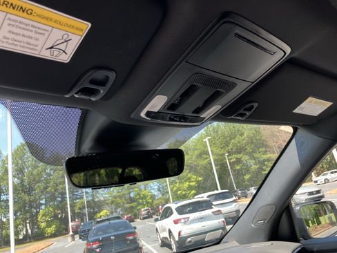 Certified 2025 Honda Pilot Black Edition image 30