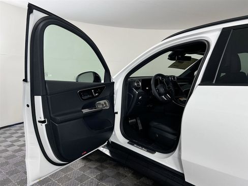 New 2026 Mercedes-Benz GLC 300 4MATIC image 17