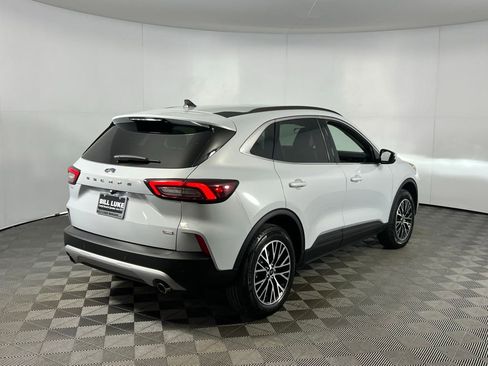 Used 2025 Ford Escape SE image 7