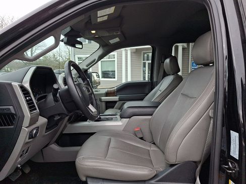 Used 2019 Ford F150 Lariat image 14