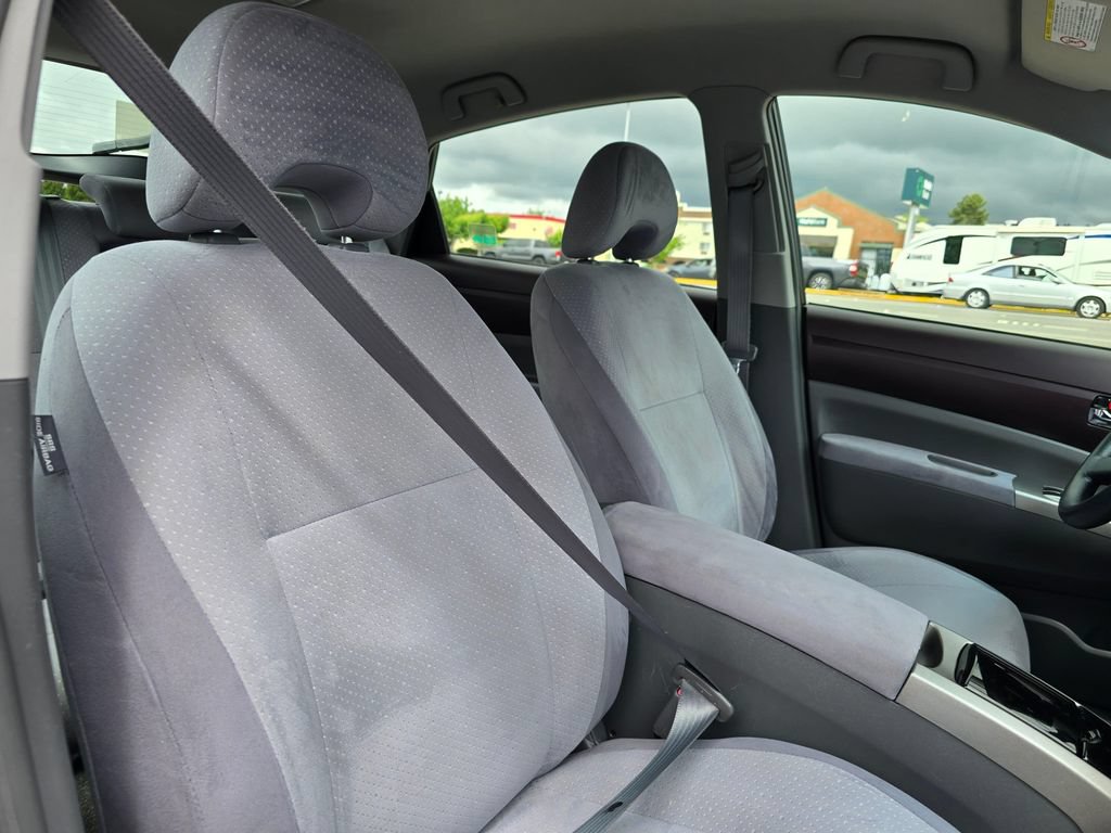 Used 2005 Toyota Prius w/ Pkg 6 FWD image 11