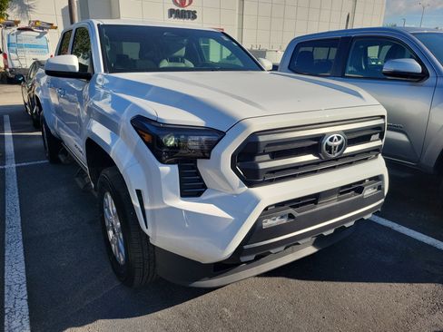 Used 2024 Toyota Tacoma SR5 image 3