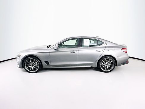 Used 2025 Genesis G70 2.5T image 4