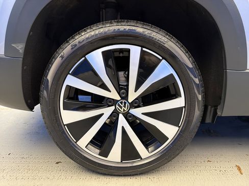 Used 2022 Volkswagen Taos SE image 9