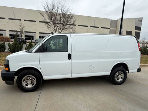 Used 2020 Chevrolet Express 2500 Extended w/ Communications Package RWD image 4