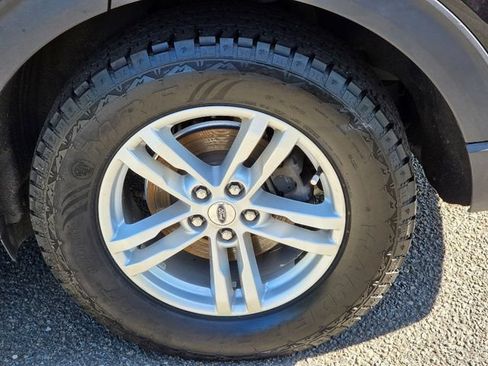 Used 2020 Ford Explorer XLT w/ Equipment Group 202A AWD/4WD image 15