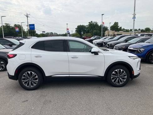 Used 2024 Buick Envision Preferred AWD/4WD image 8