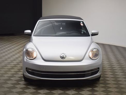 Used 2014 Volkswagen Beetle TDI image 19